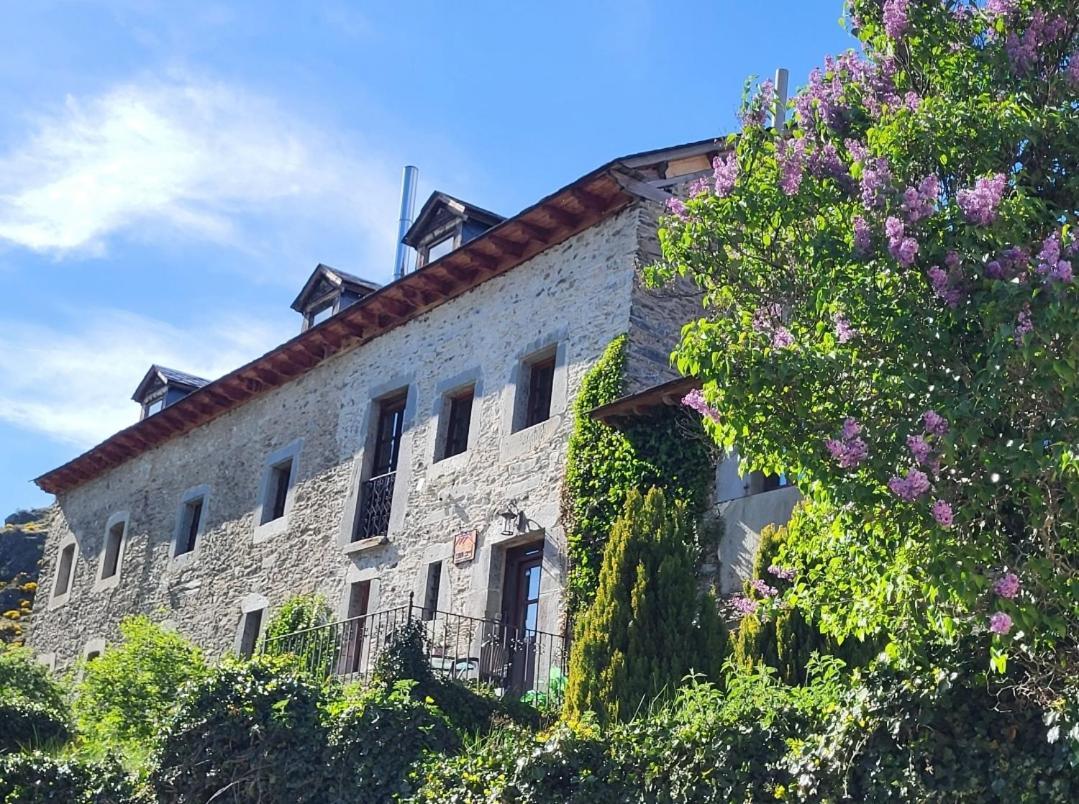 Hotel Rural La Carcel Murias de Paredes ภายนอก รูปภาพ